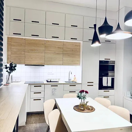 Apartment 2 Bedrooms With Living & Parking - Near Wenceslas Square & Main Train Station *