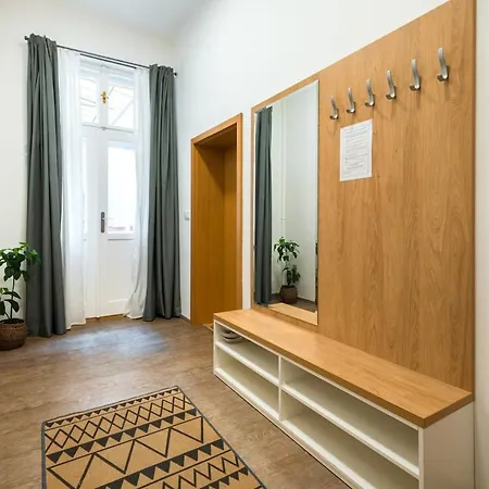 2 Bedrooms With Living & Parking - Near Wenceslas Square & Main Train Station * Prague