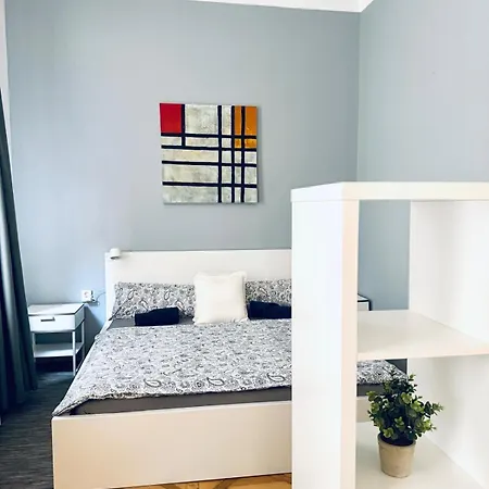 Apartment 2 Bedrooms With Living & Parking - Near Wenceslas Square & Main Train Station Prague