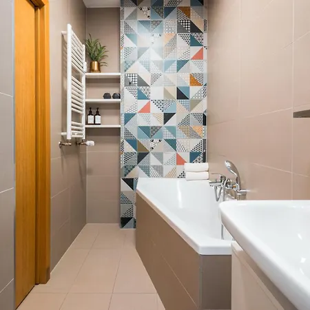 2 Bedrooms With Living & Parking - Near Wenceslas Square & Main Train Station Прага