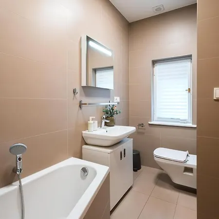 Apartment 2 Bedrooms With Living & Parking - Near Wenceslas Square & Main Train Station *