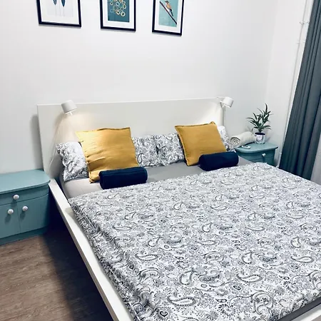 2 Bedrooms With Living & Parking - Near Wenceslas Square & Main Train Station * Prága
